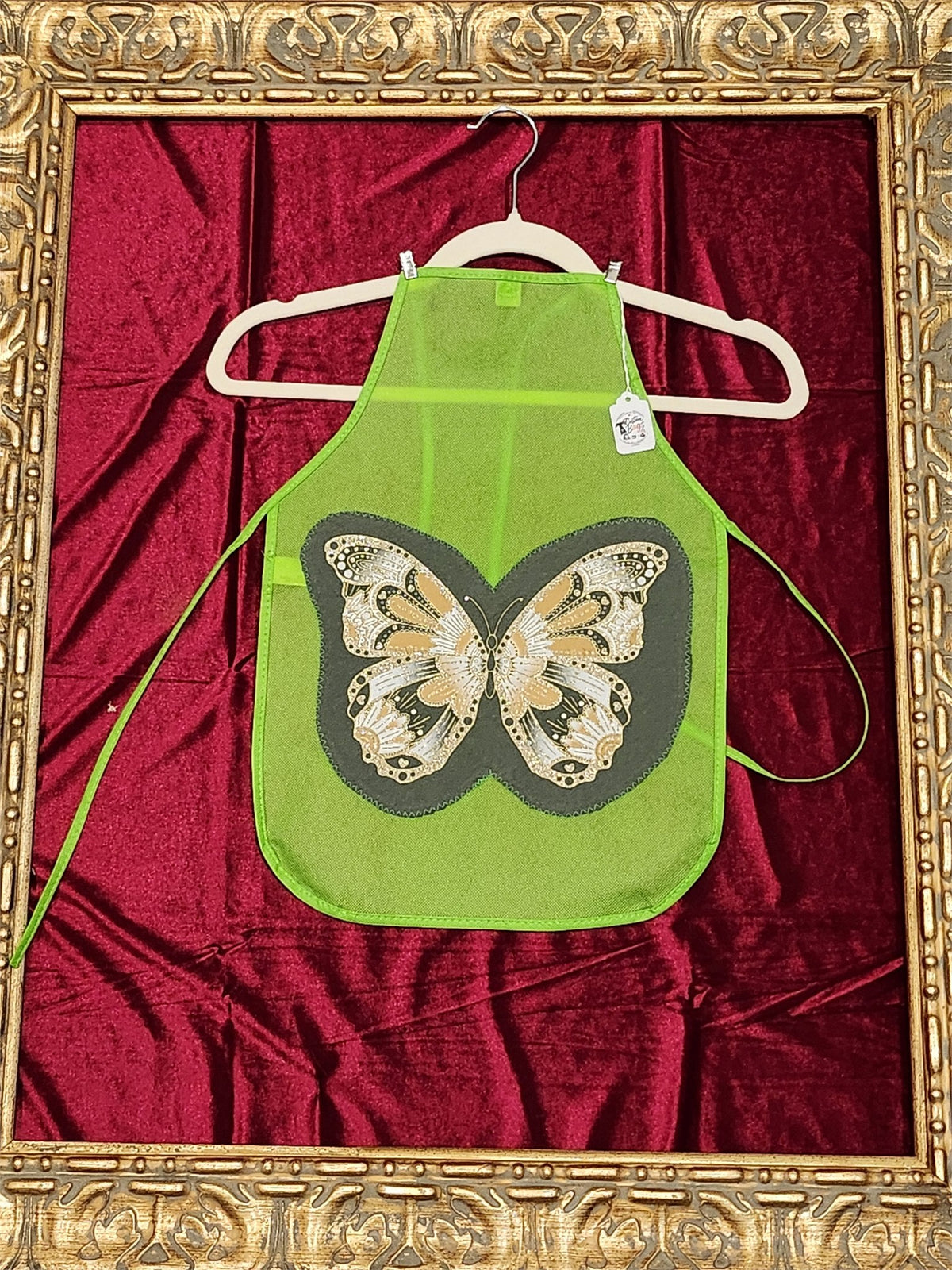 Beautiful Butterfly Green Children's Apron – Let Your Creativity Take Flight!